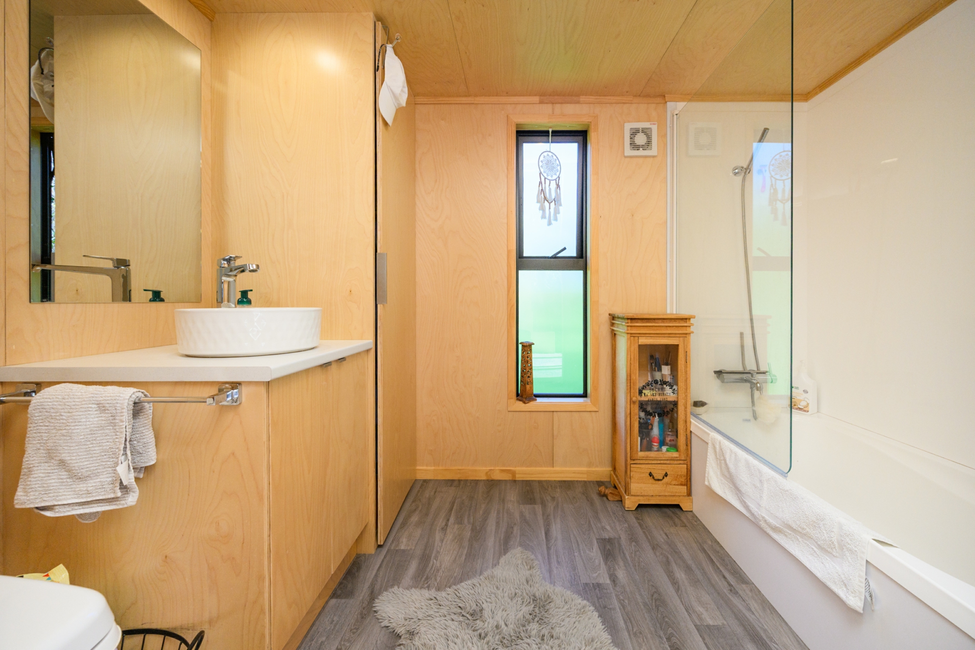 00 Napier Road, WHAKARONGO