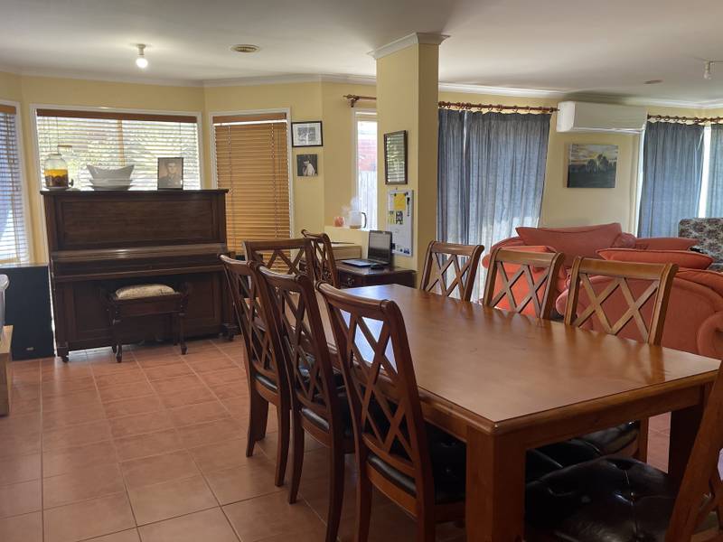 21 Lindsay Crescent, LYNBROOK