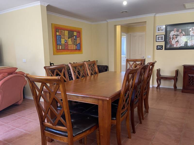 21 Lindsay Crescent, LYNBROOK