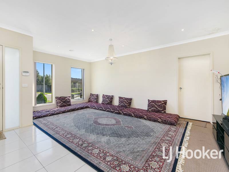 24 Stoneleigh Road, CRANBOURNE NORTH