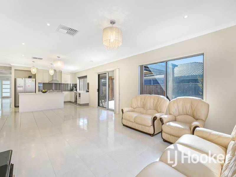 24 Stoneleigh Road, CRANBOURNE NORTH