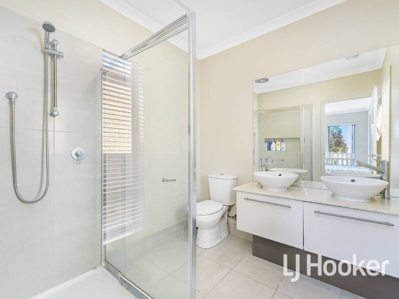 24 Stoneleigh Road, CRANBOURNE NORTH