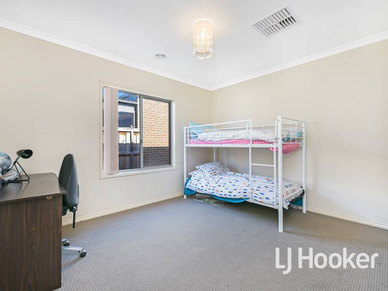 24 Stoneleigh Road, CRANBOURNE NORTH