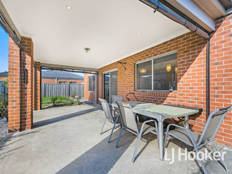 24 Stoneleigh Road, CRANBOURNE NORTH