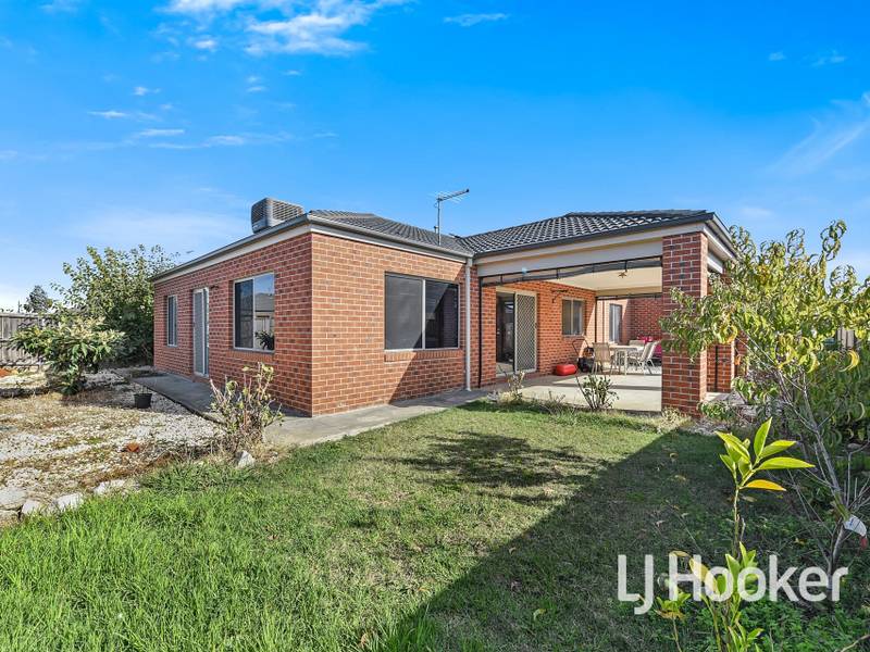 24 Stoneleigh Road, CRANBOURNE NORTH