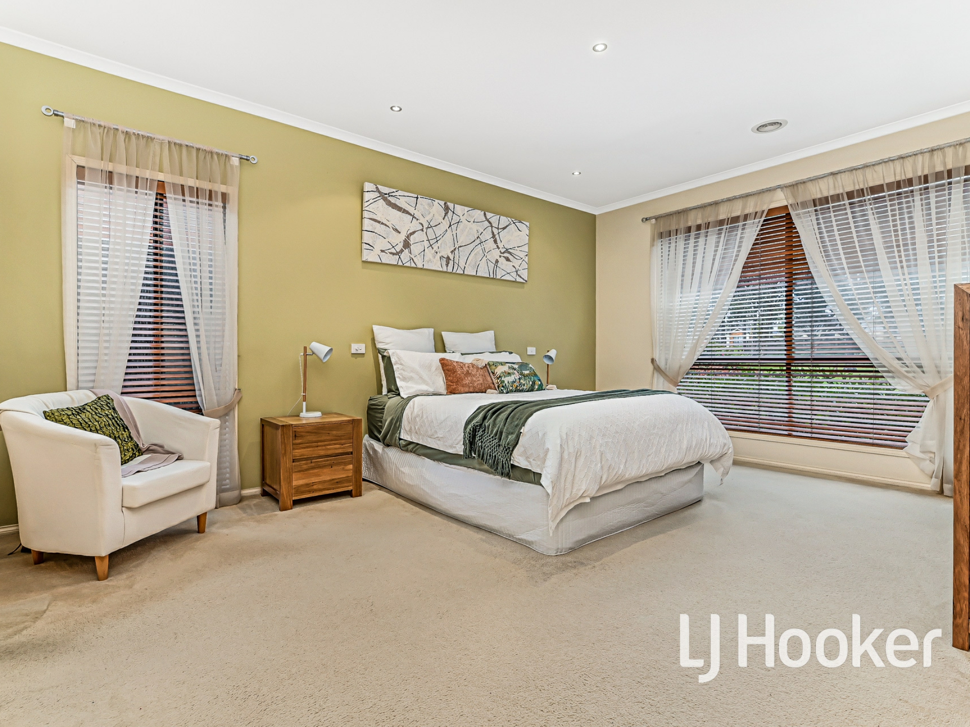 12 Park City Drive, LYNBROOK