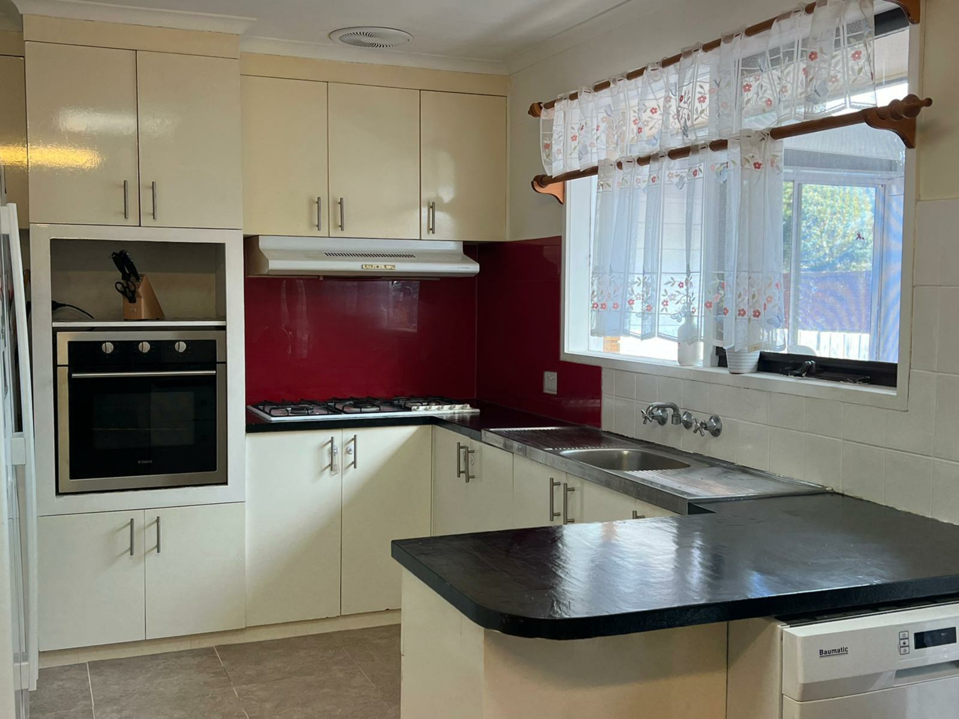 37 The Grange, HAMPTON PARK
