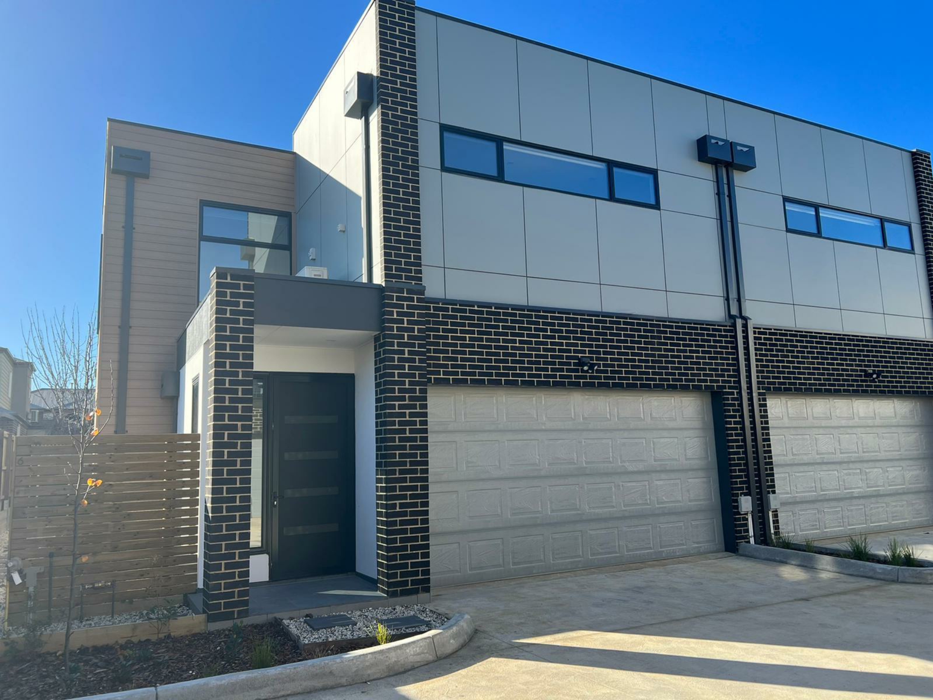 6/11 Young Street, HALLAM