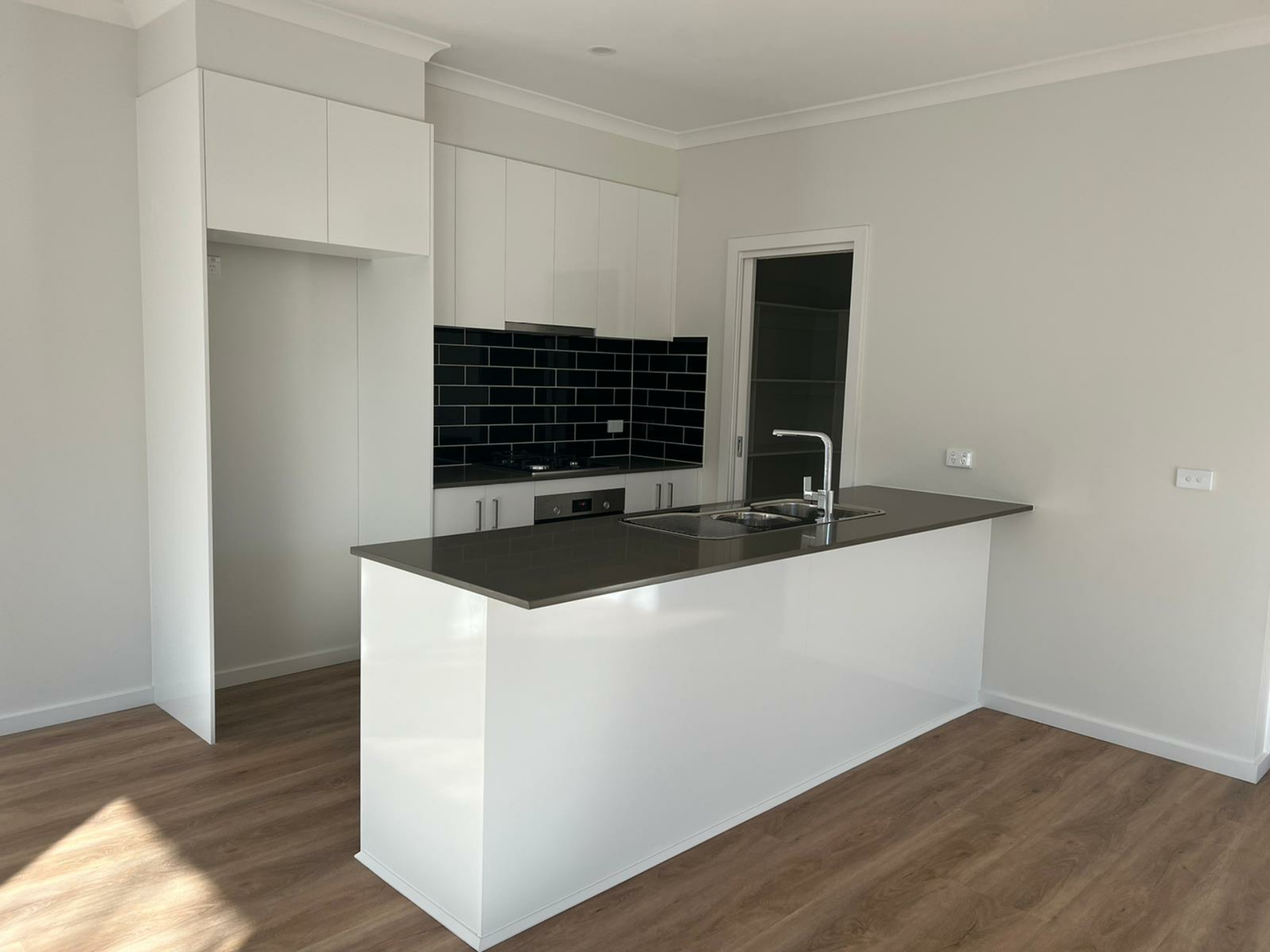 6/11 Young Street, HALLAM