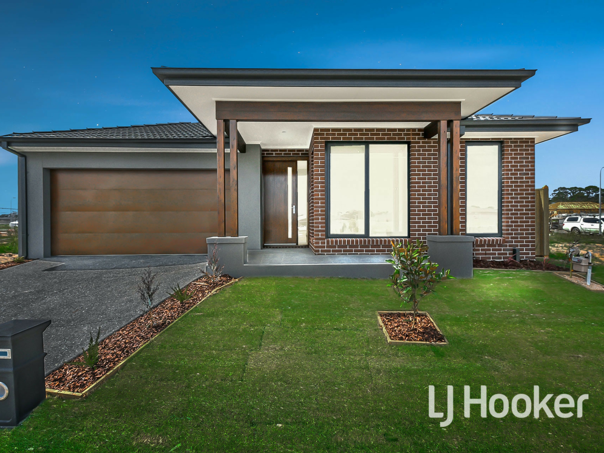 21 Abayo Crescent Cranbourne South VIC