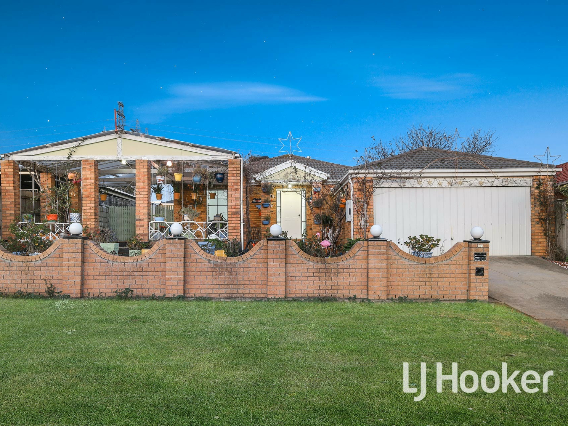 28 Manatoka Crescent Hampton Park VIC