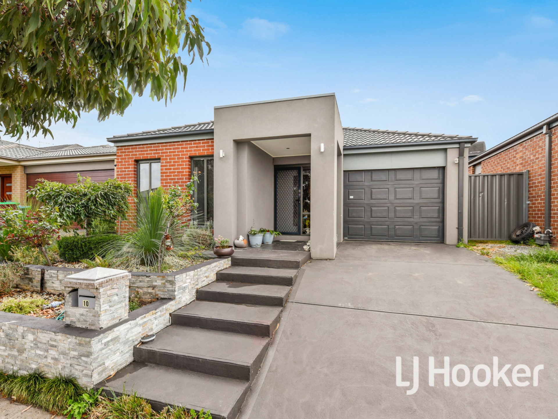 10 Taradale Street Cranbourne North VIC