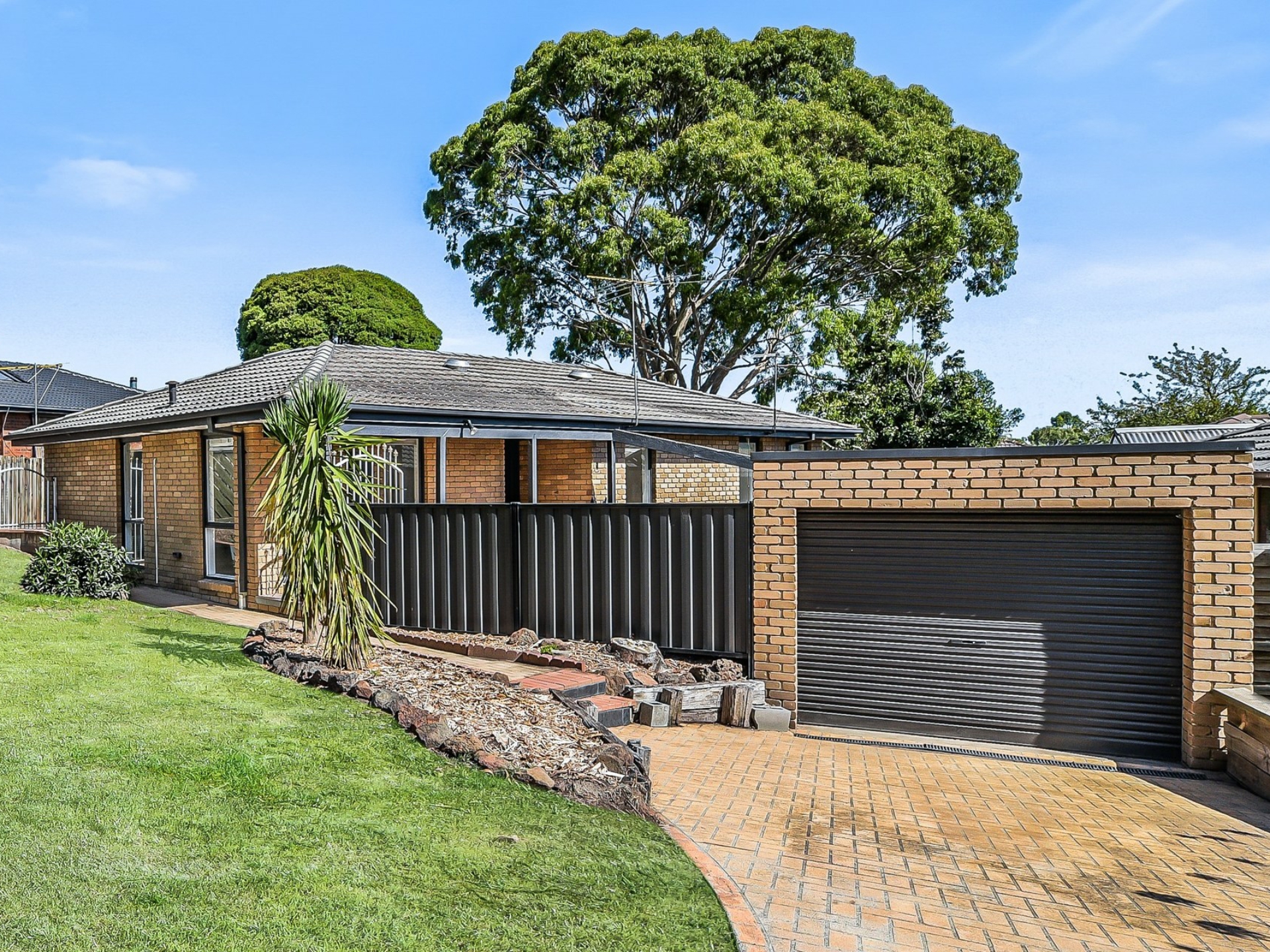12 Cotham Square, Hampton Park