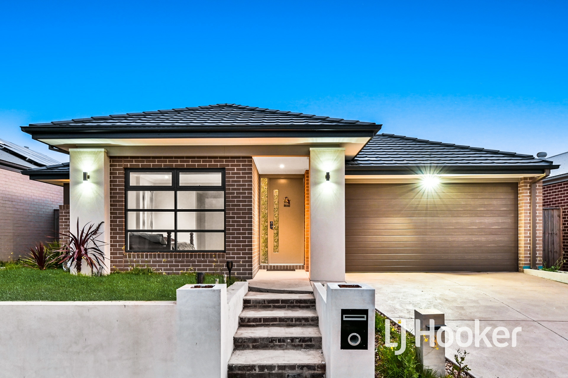 8 Savage Way, Clyde North