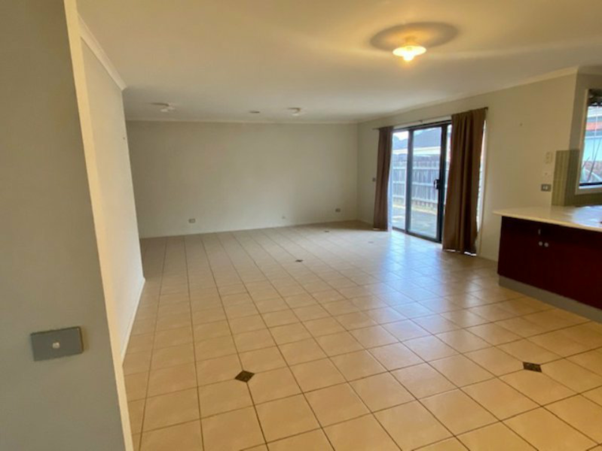 4/140 Camms Road, CRANBOURNE