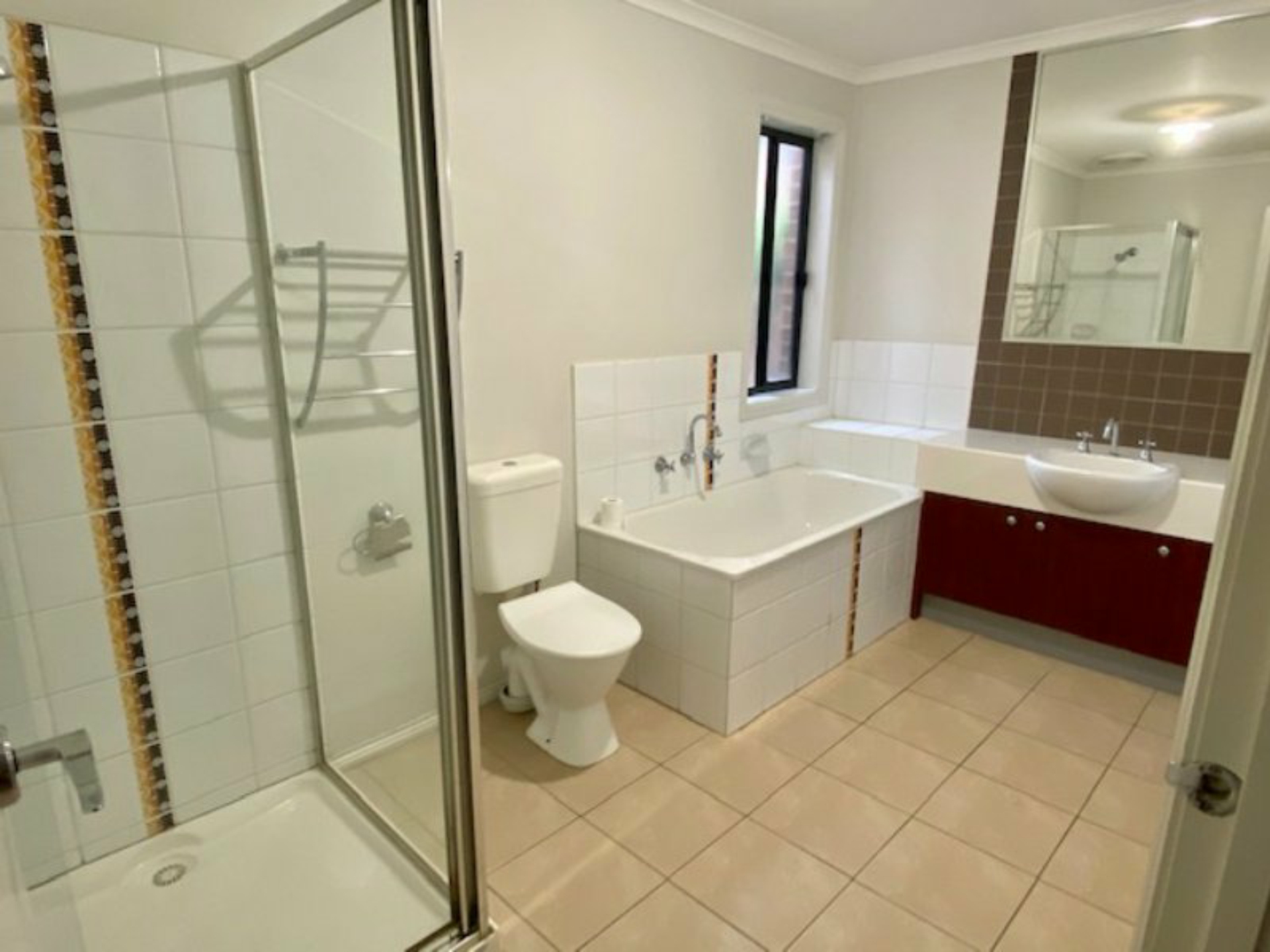 4/140 Camms Road, CRANBOURNE