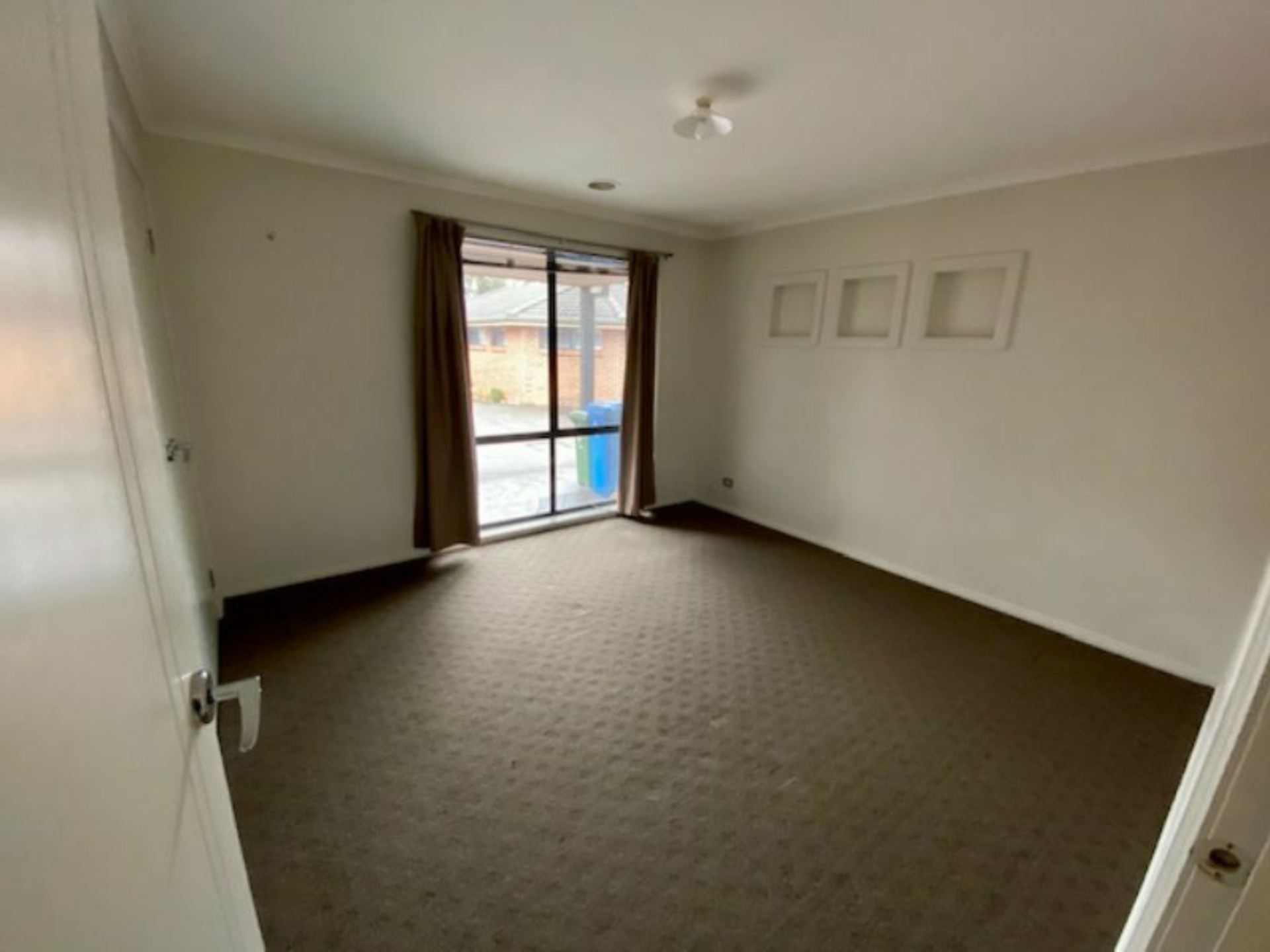 4/140 Camms Road, CRANBOURNE
