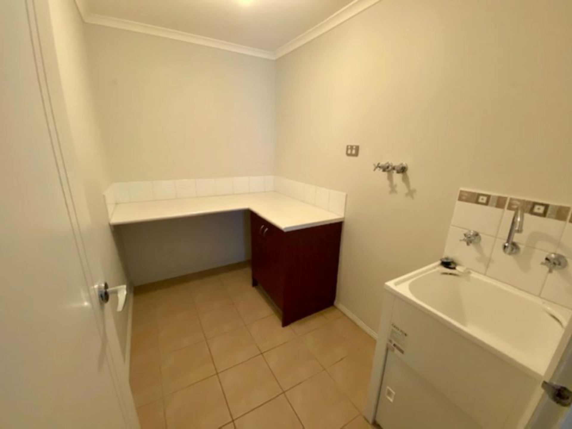 4/140 Camms Road, CRANBOURNE