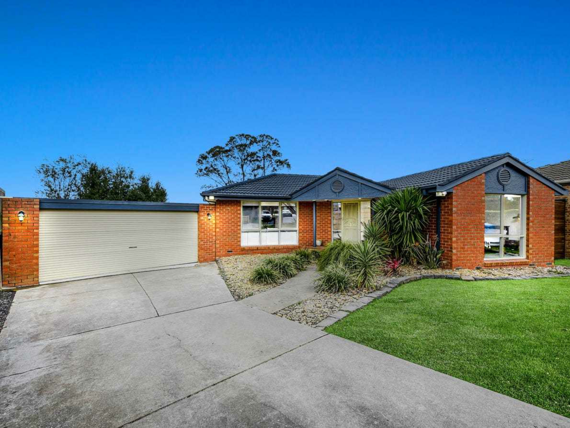 2 Ada Court, NARRE WARREN