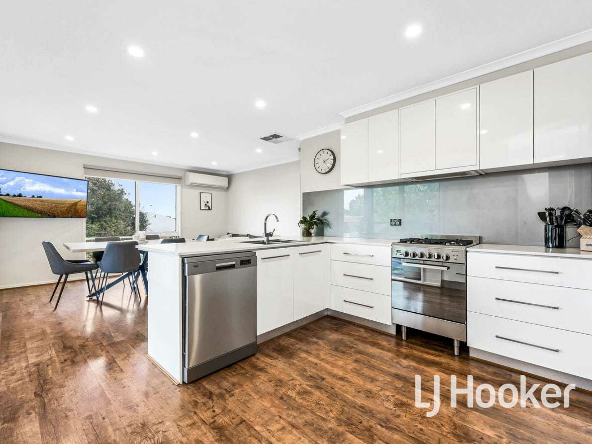2 Ada Court, NARRE WARREN