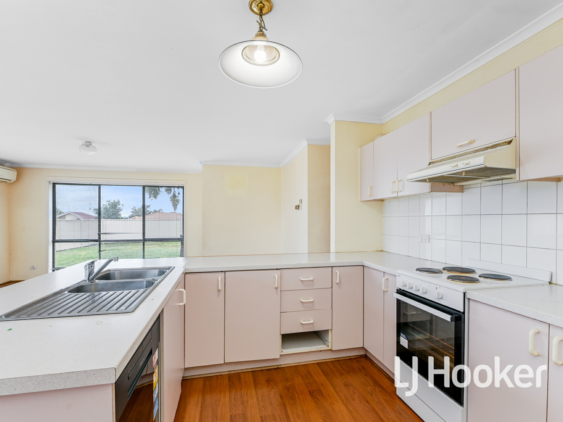 5 Springfield Crescent, HAMPTON PARK