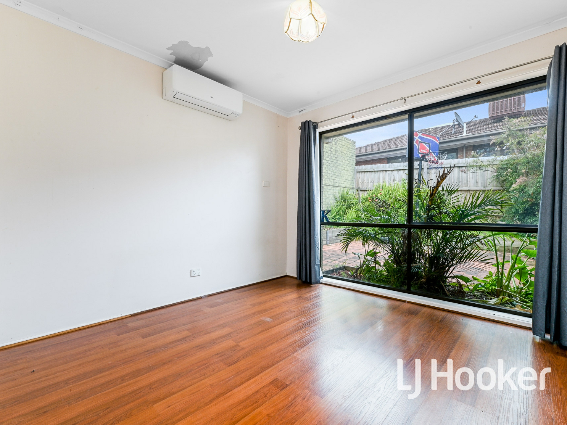 5 Springfield Crescent, HAMPTON PARK