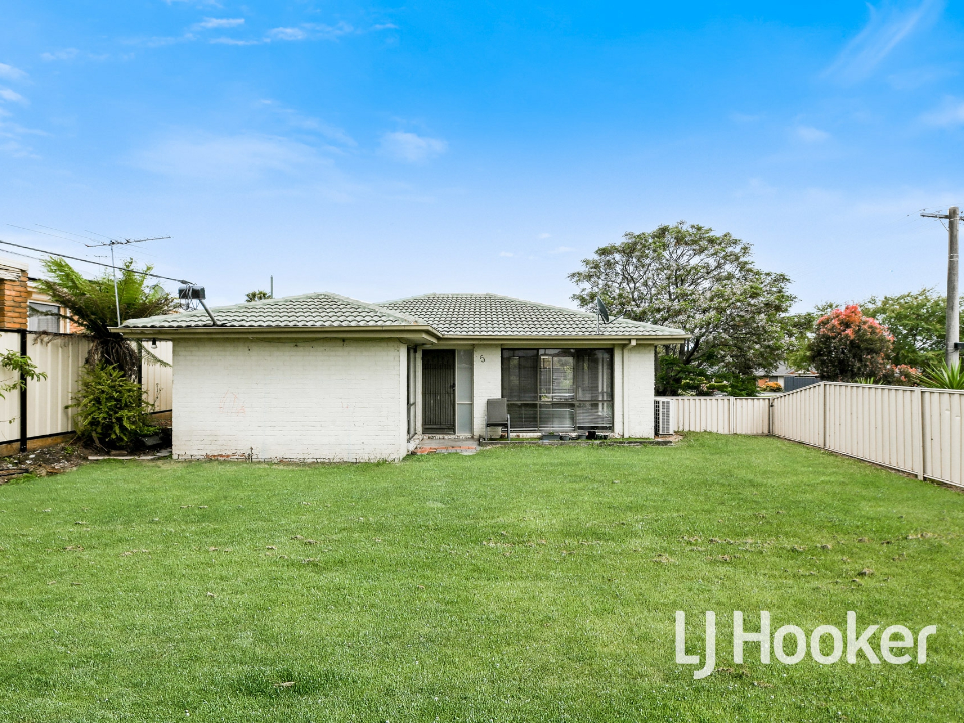 5 Springfield Crescent, HAMPTON PARK