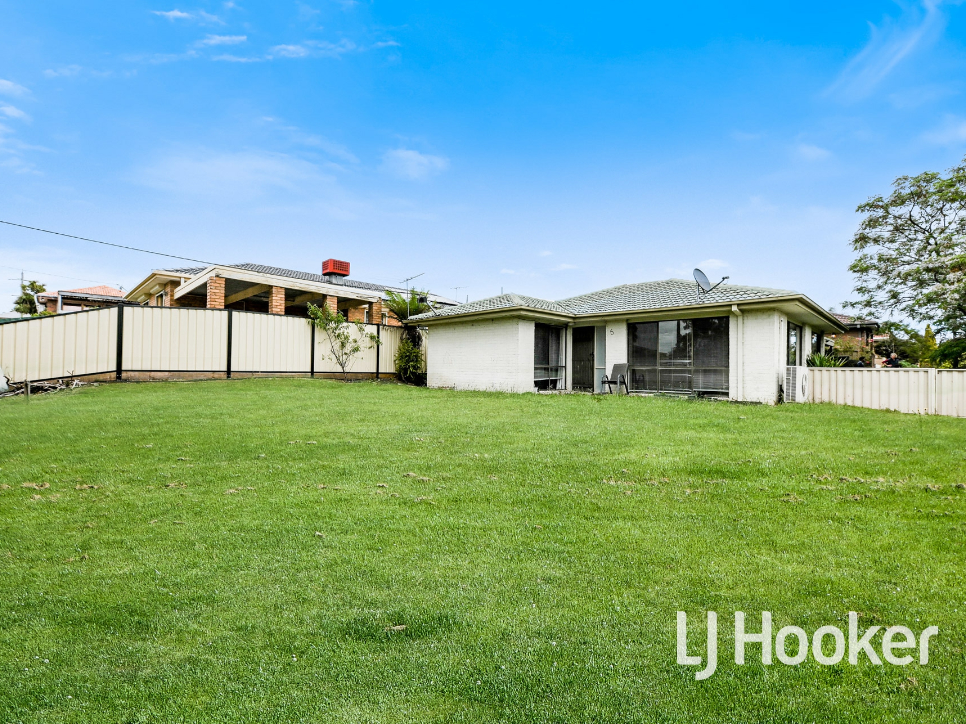 5 Springfield Crescent, HAMPTON PARK