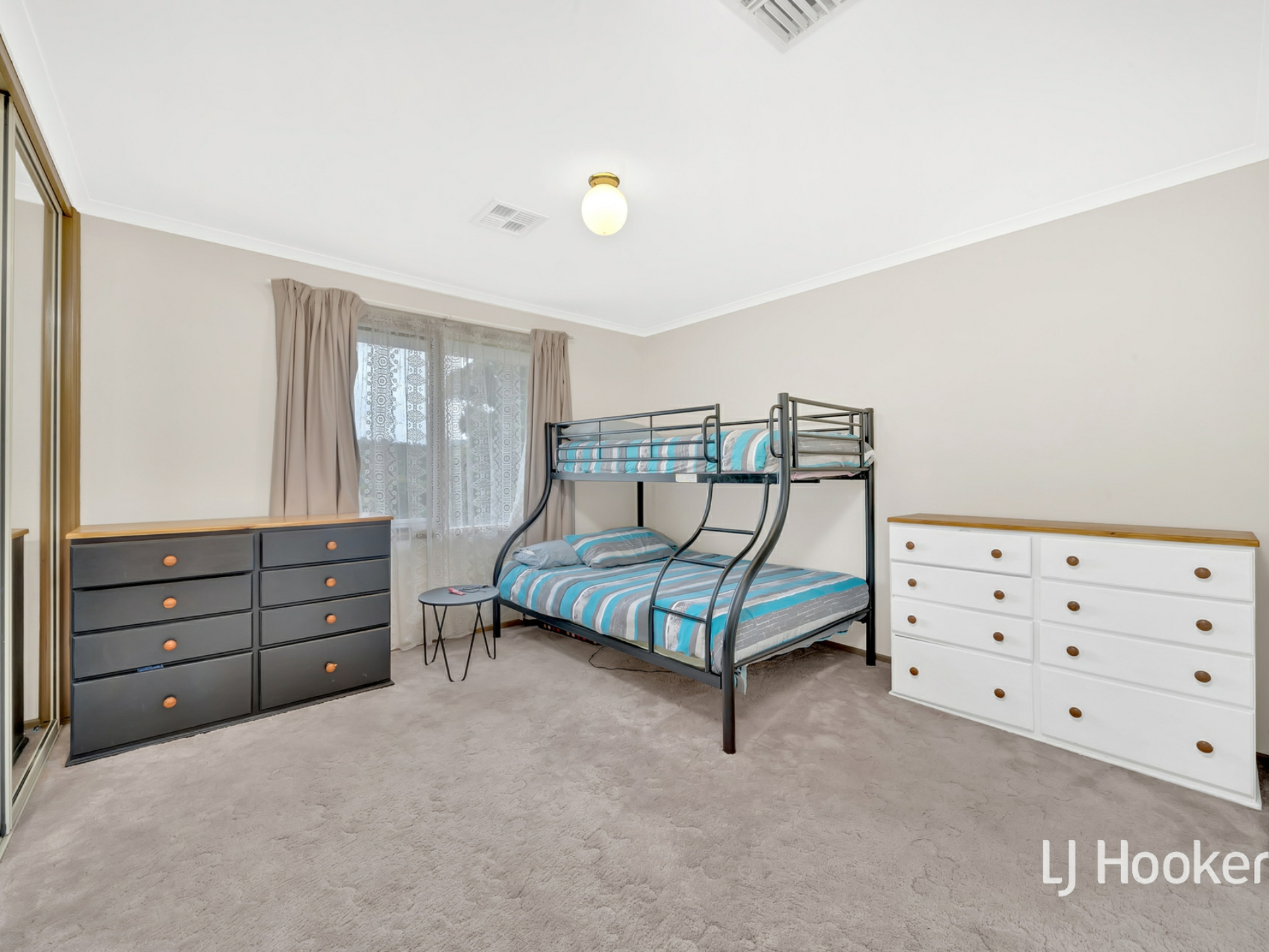 64-66 Kennington Park Drive, ENDEAVOUR HILLS