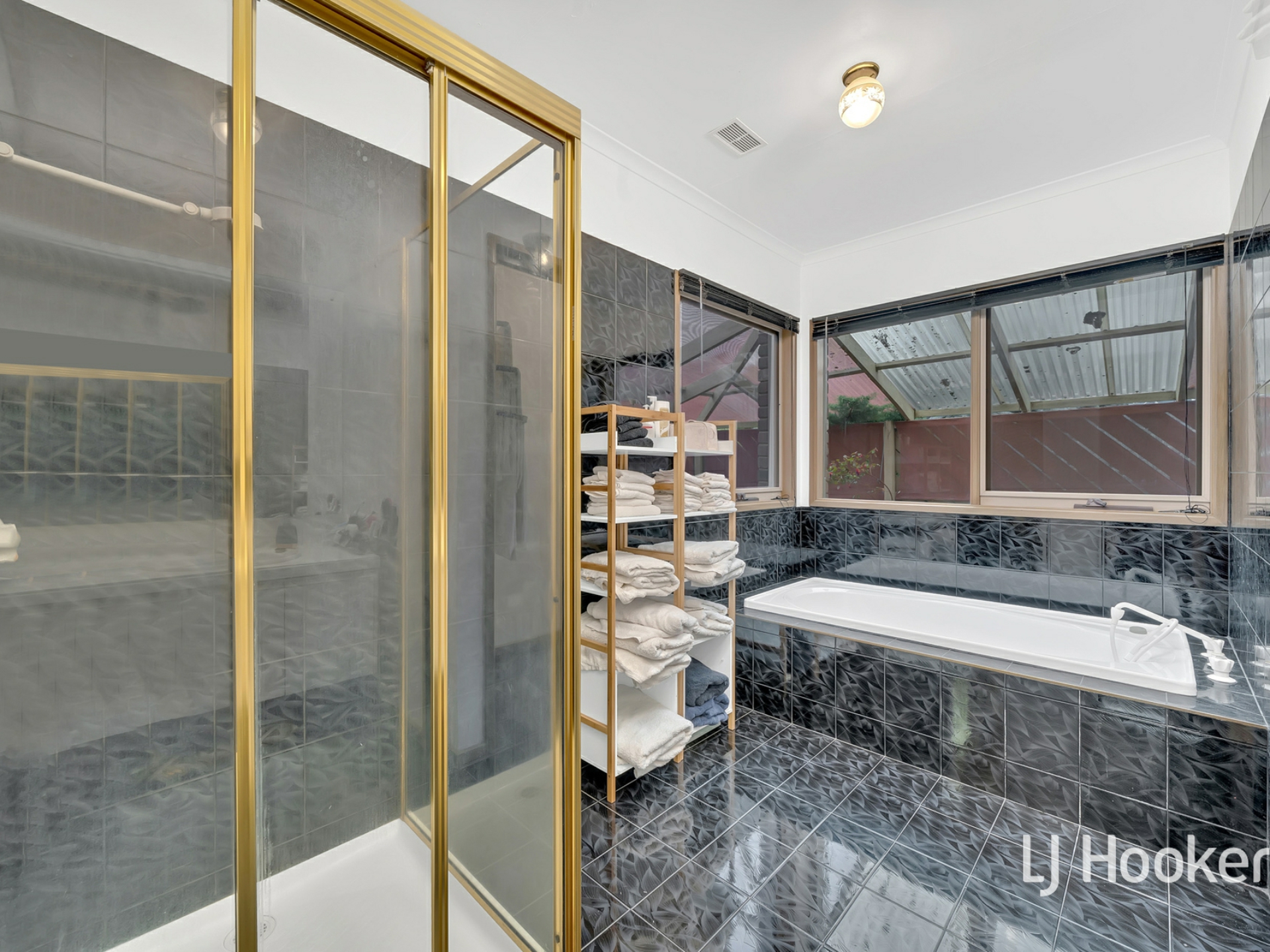 64-66 Kennington Park Drive, ENDEAVOUR HILLS