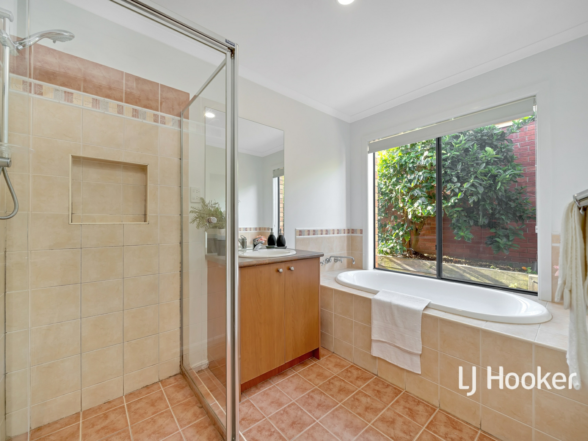 4 Imperia Close, NARRE WARREN SOUTH
