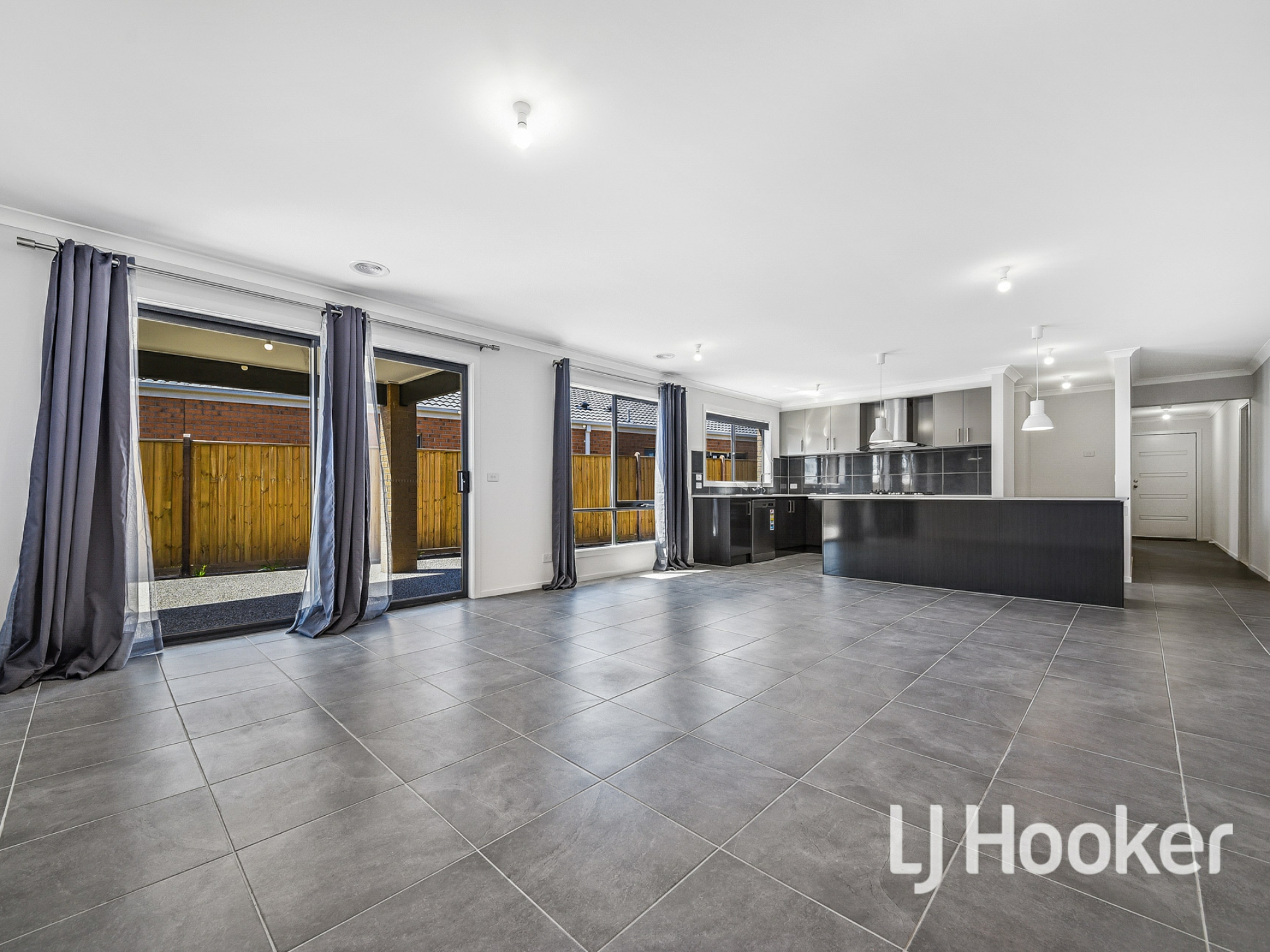 15 Candice Grove, CRANBOURNE