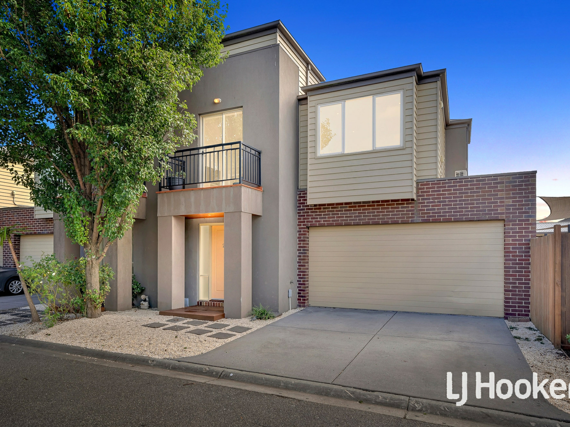 25 Tilbavale Close, HALLAM
