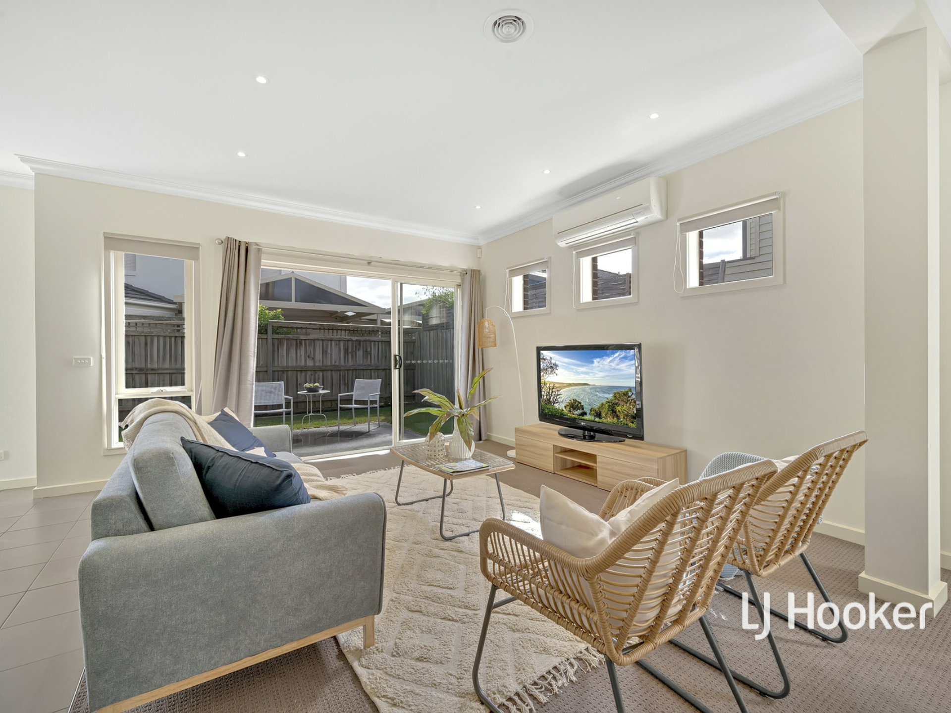 25 Tilbavale Close, HALLAM