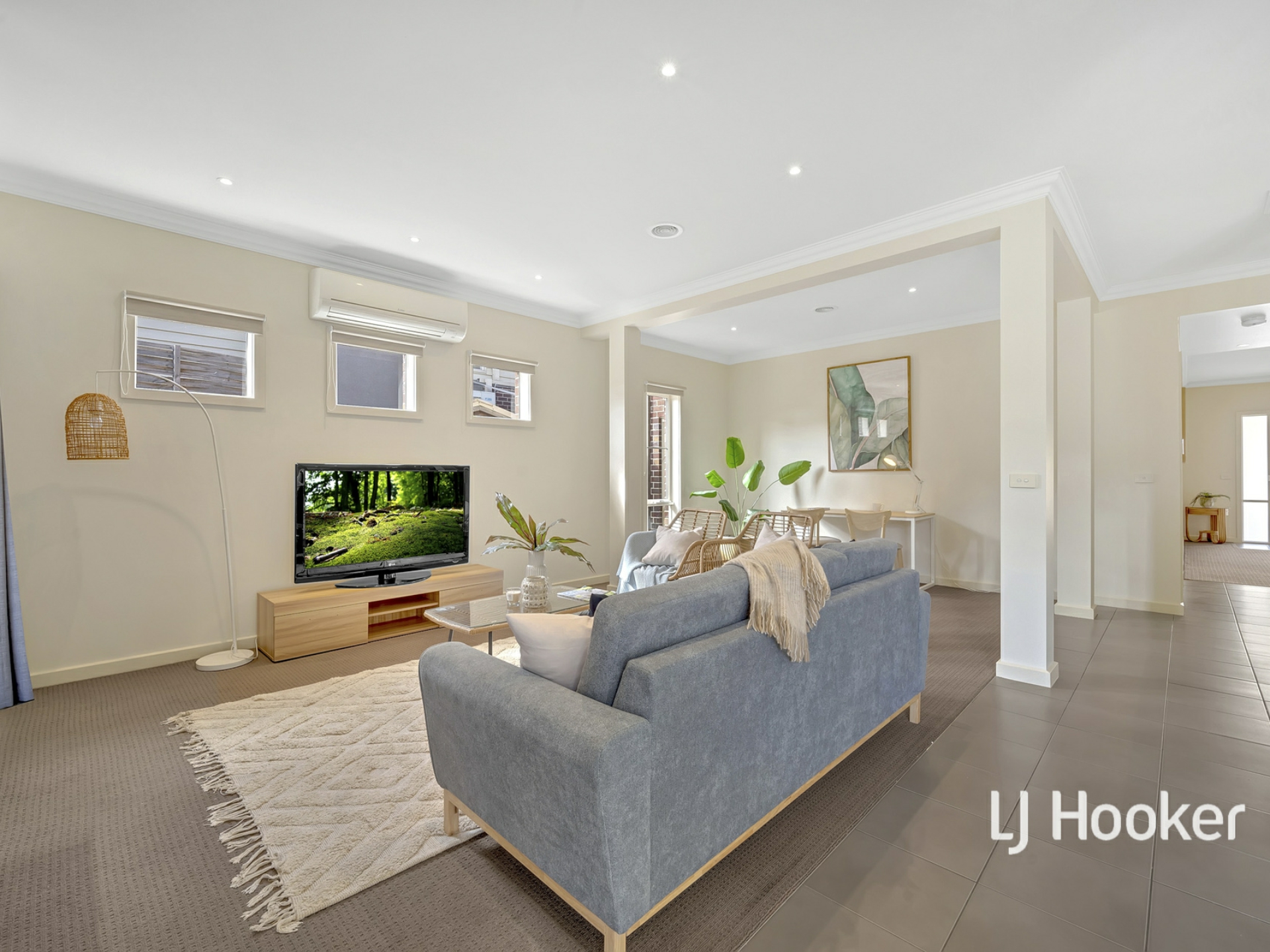 25 Tilbavale Close, HALLAM