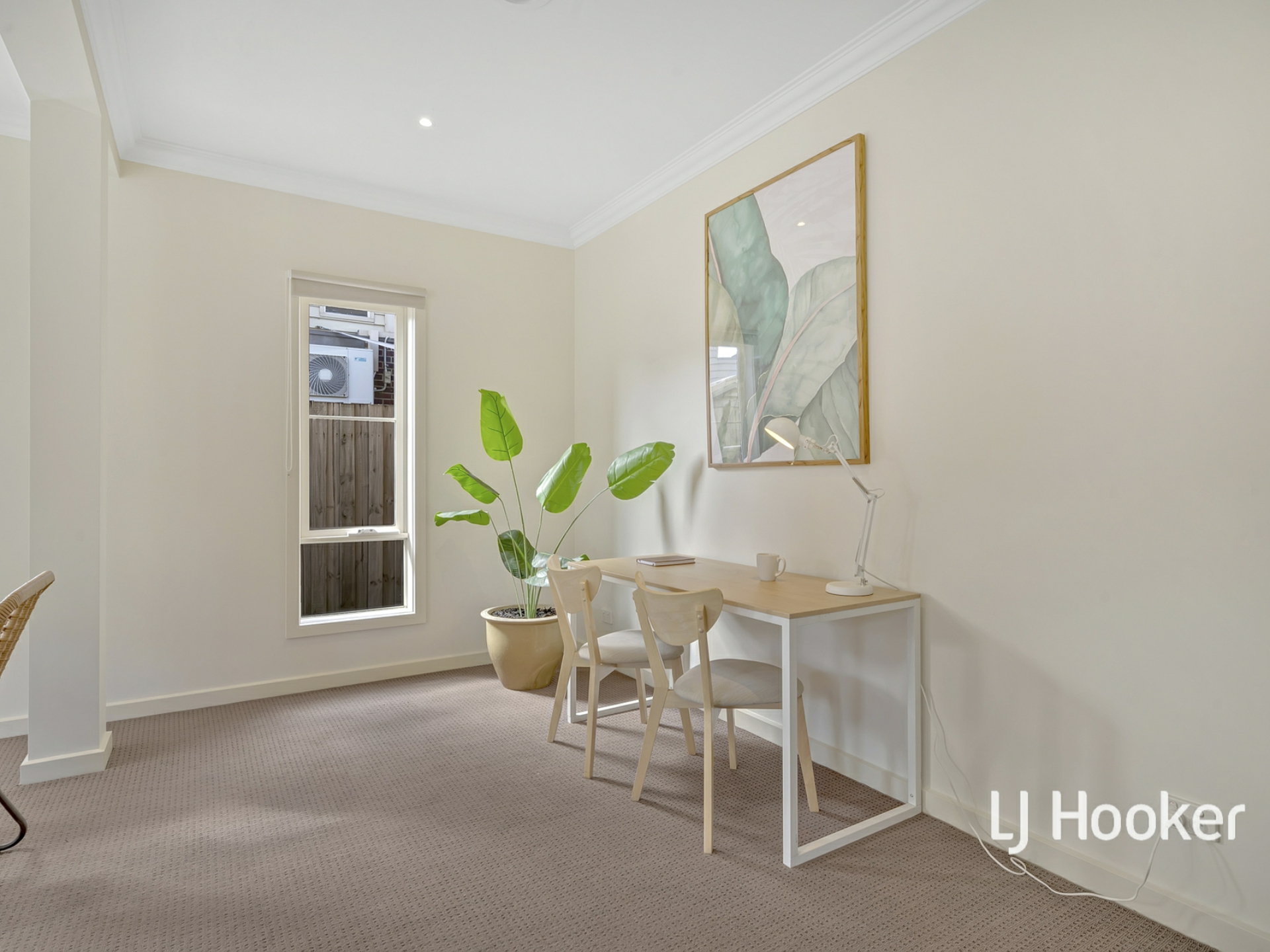 25 Tilbavale Close, HALLAM