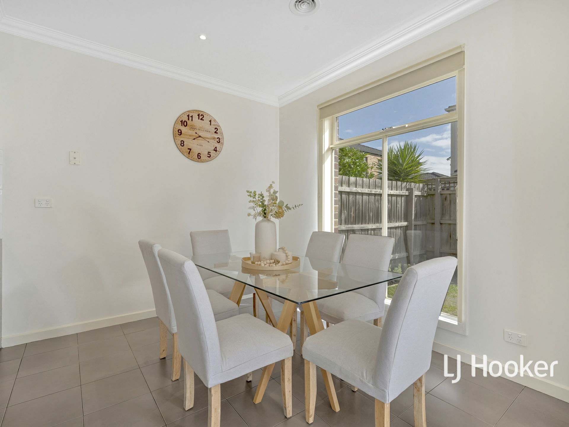 25 Tilbavale Close, HALLAM