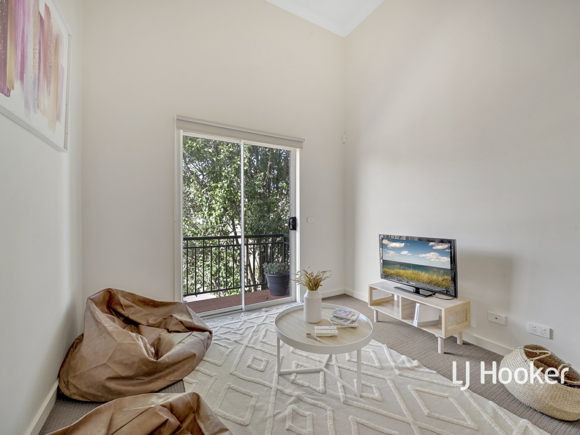 25 Tilbavale Close, HALLAM