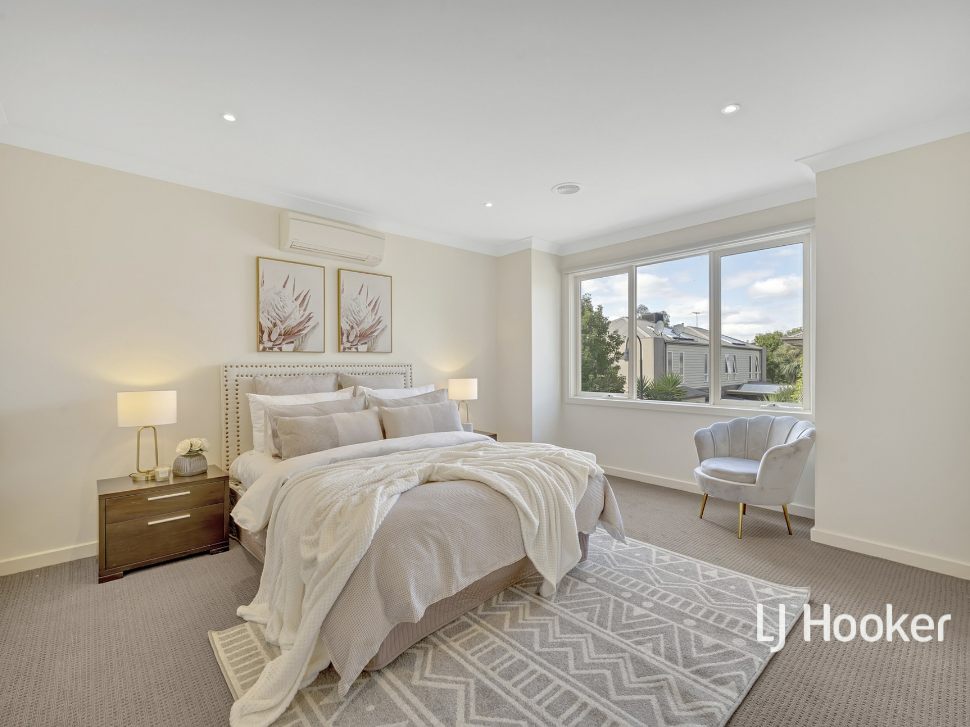 25 Tilbavale Close, HALLAM