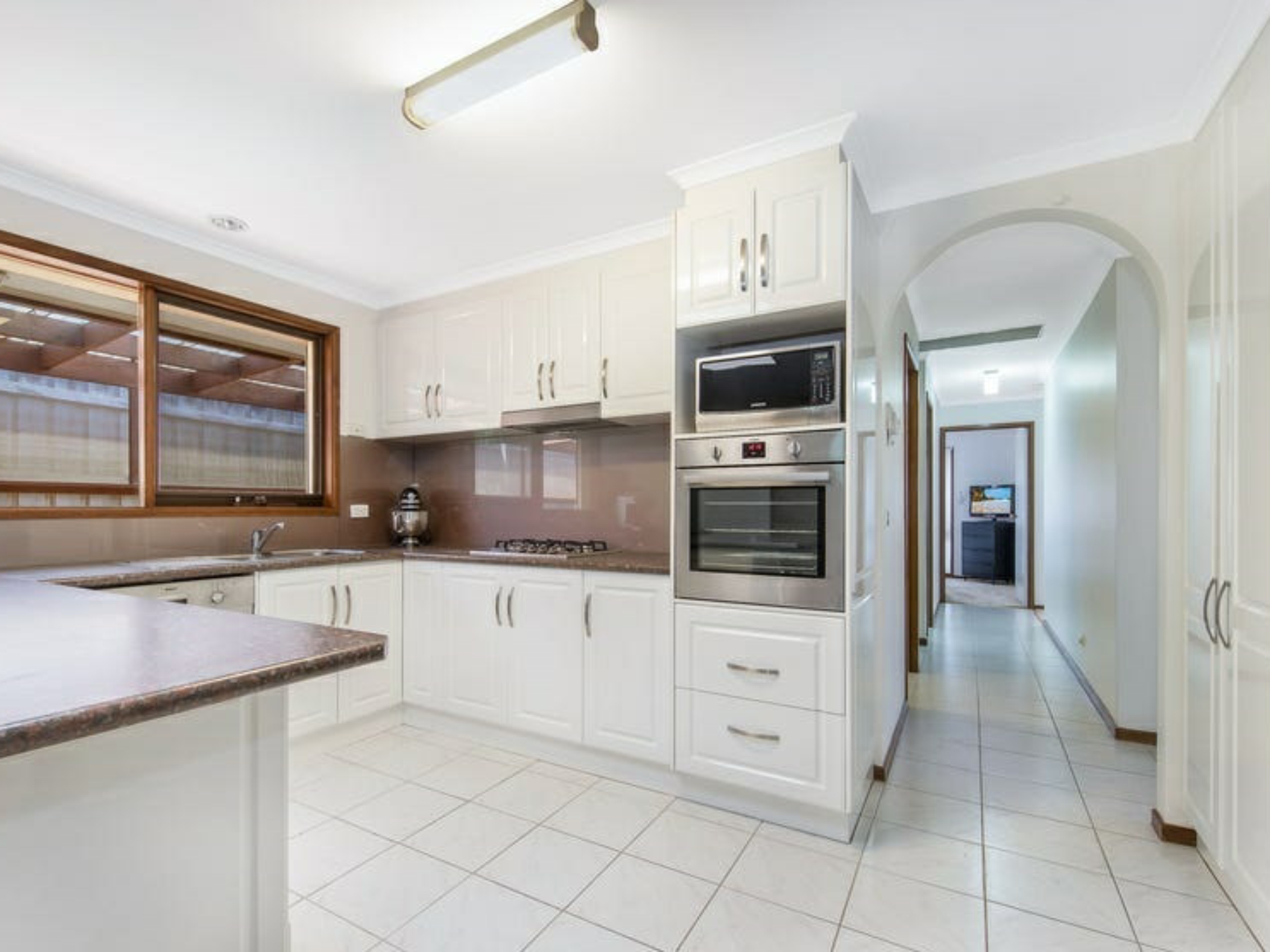 46 Springfield Crescent, HAMPTON PARK
