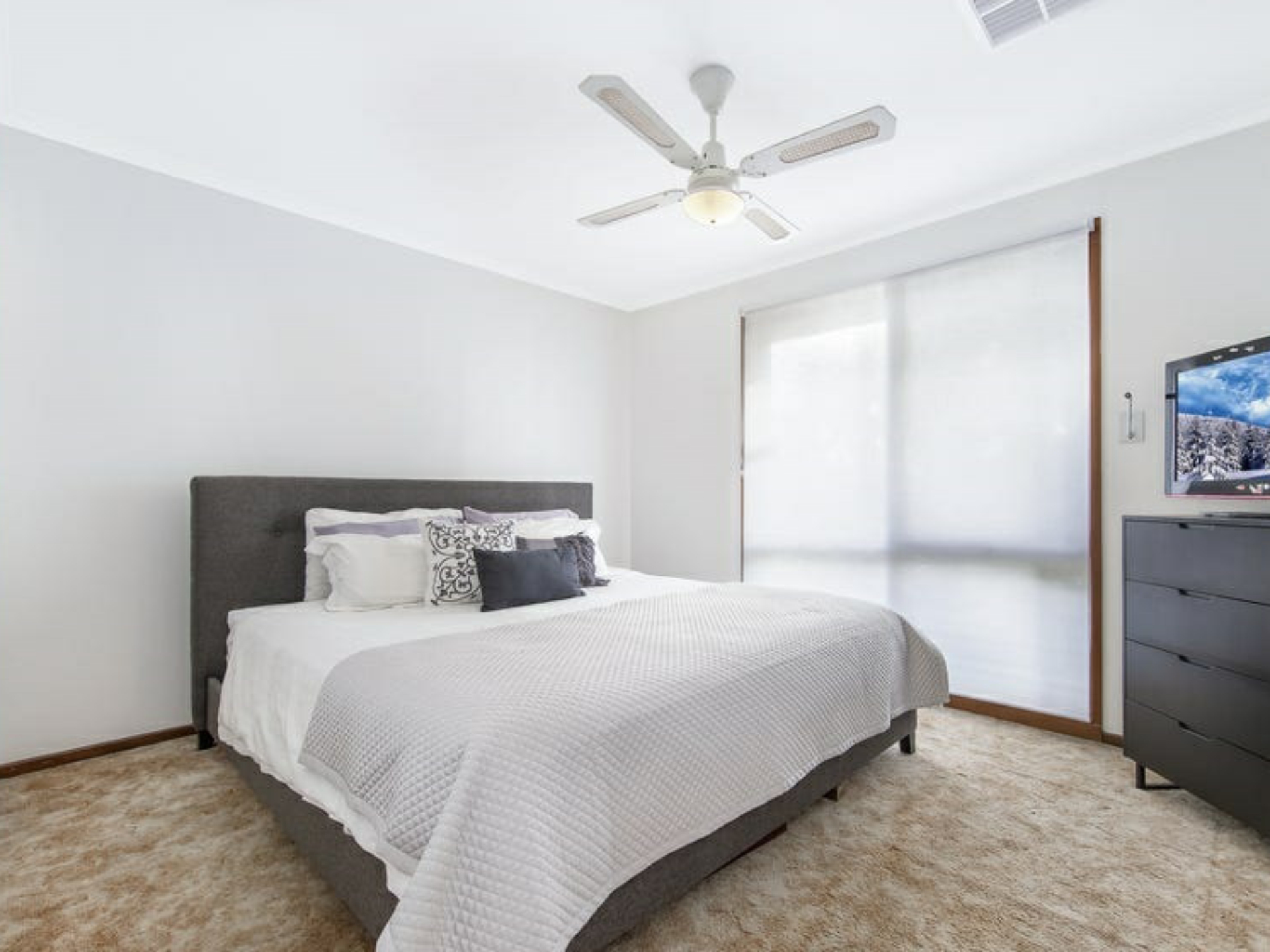 46 Springfield Crescent, HAMPTON PARK