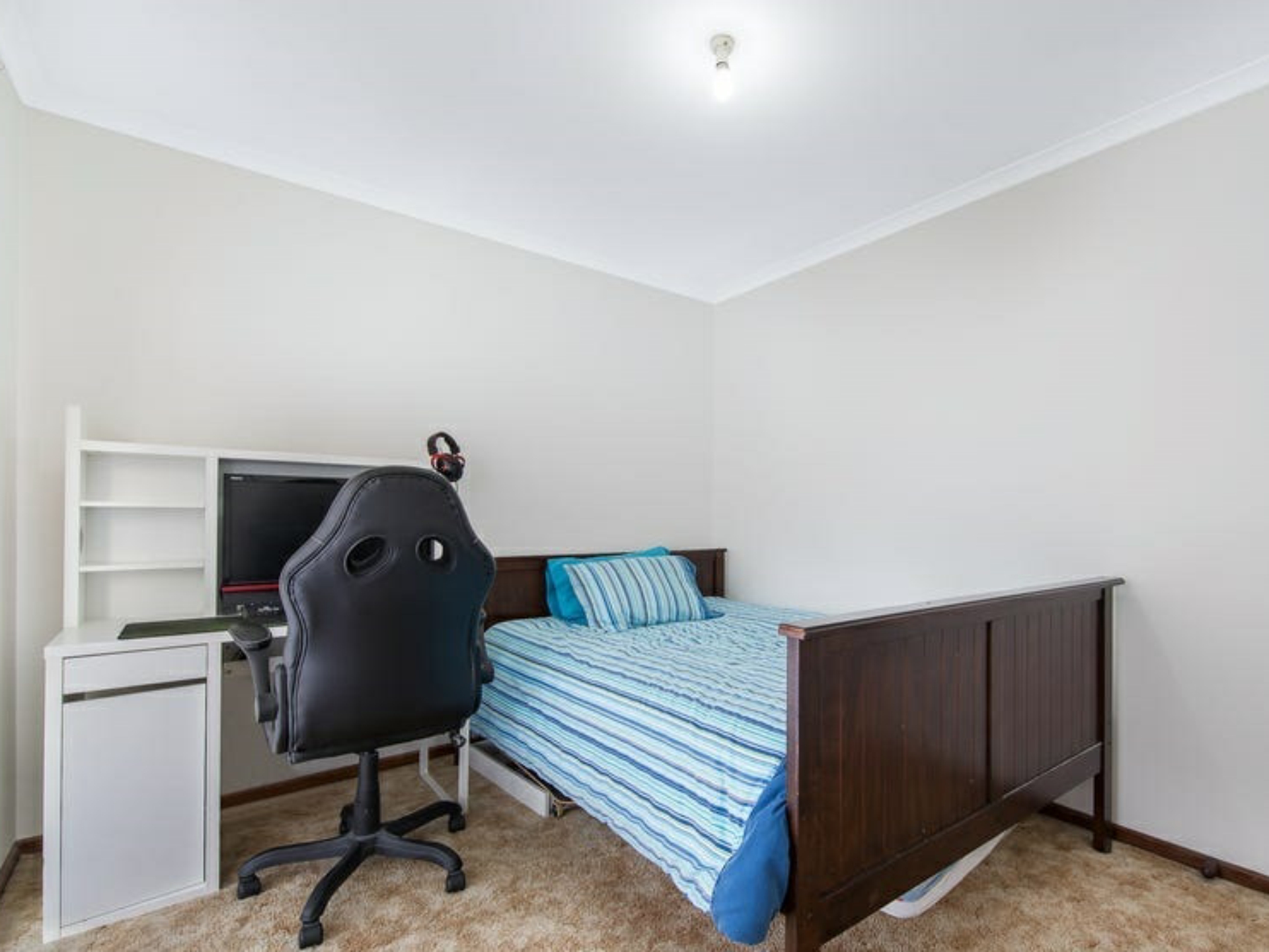 46 Springfield Crescent, HAMPTON PARK