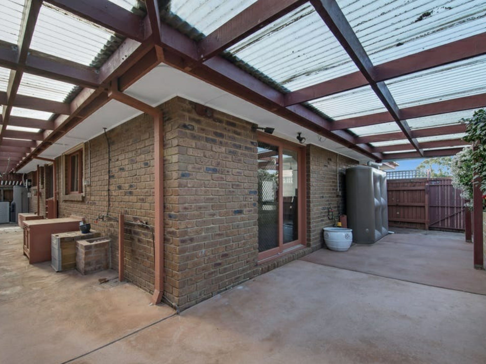 46 Springfield Crescent, HAMPTON PARK