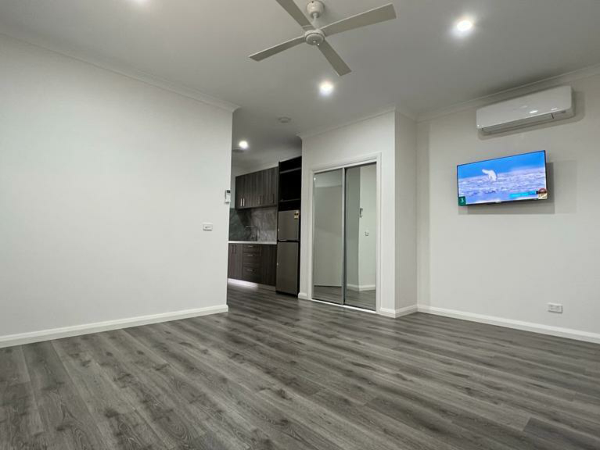 2 Albert Road, HALLAM