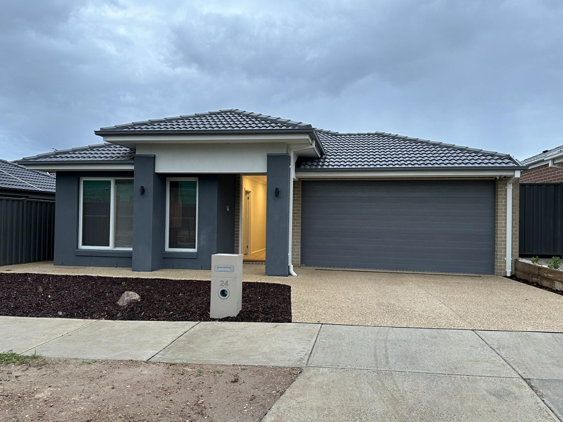 24 Abercromby Avenue Clyde VIC