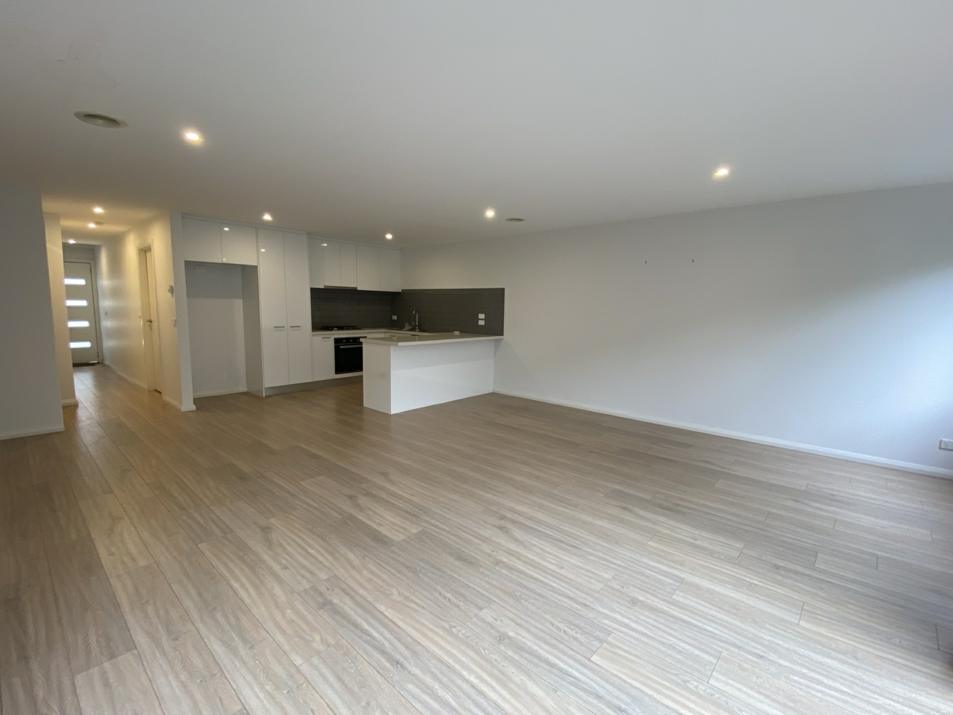 21 Sunshine Court, HAMPTON PARK