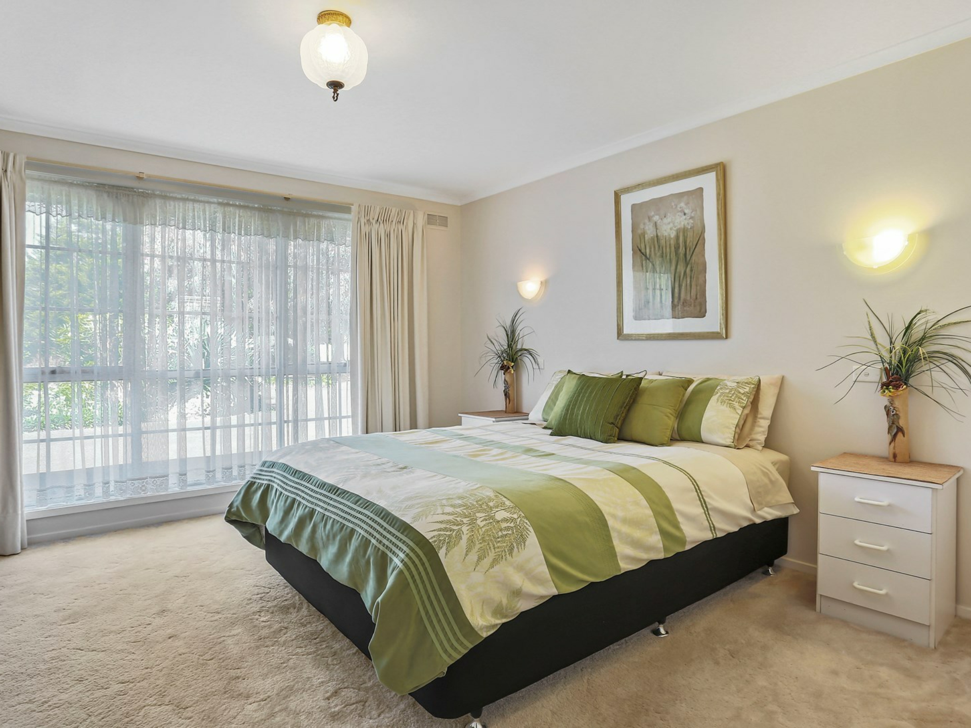 9 Oaktree Drive, PAKENHAM