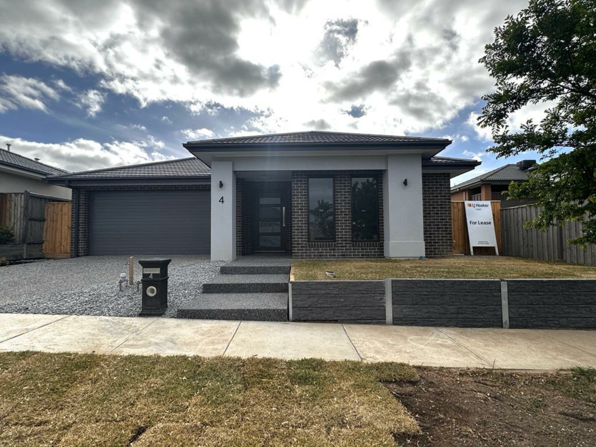 4 Verdant Drive, CLYDE NORTH