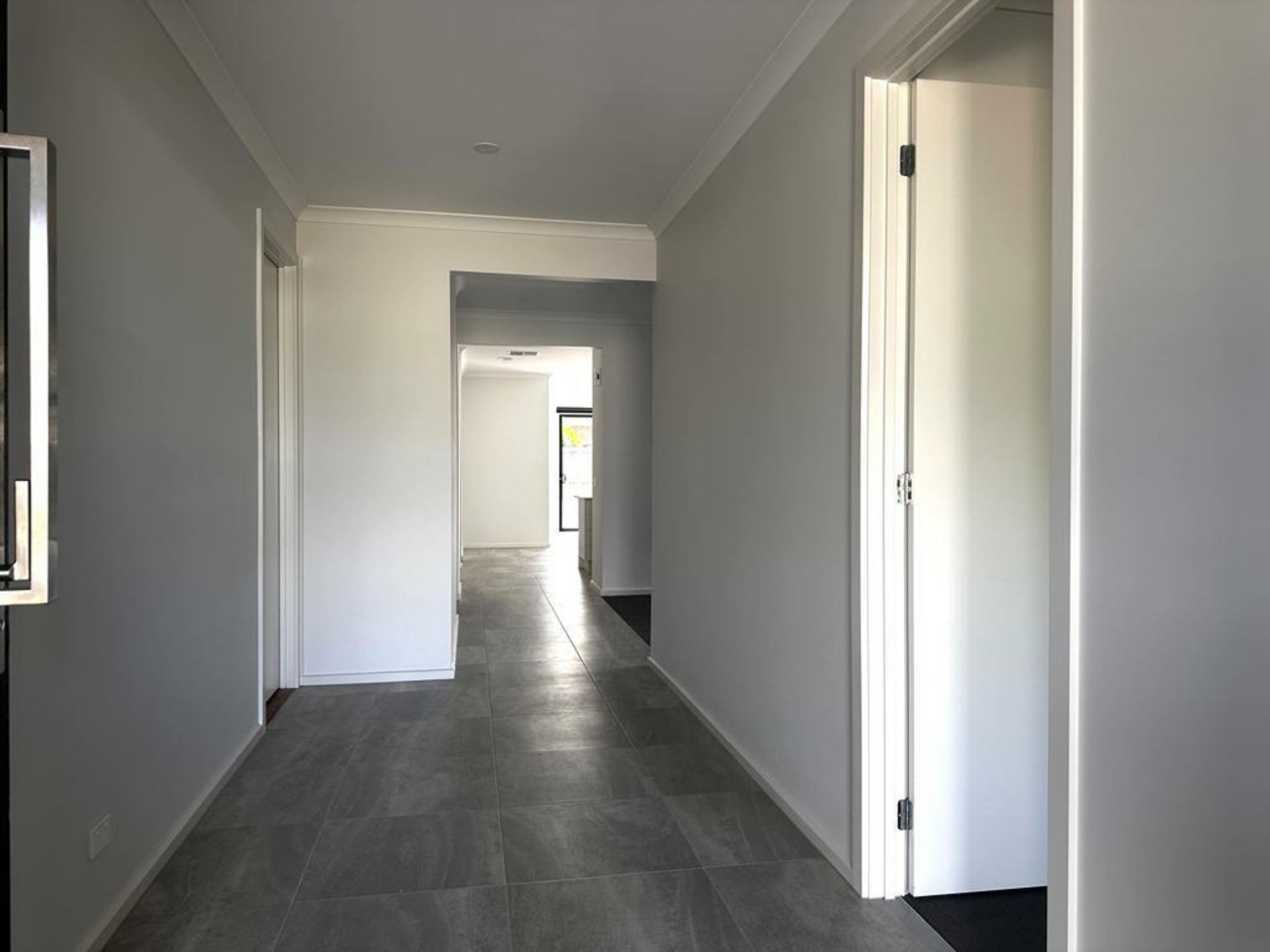 4 Verdant Drive, CLYDE NORTH