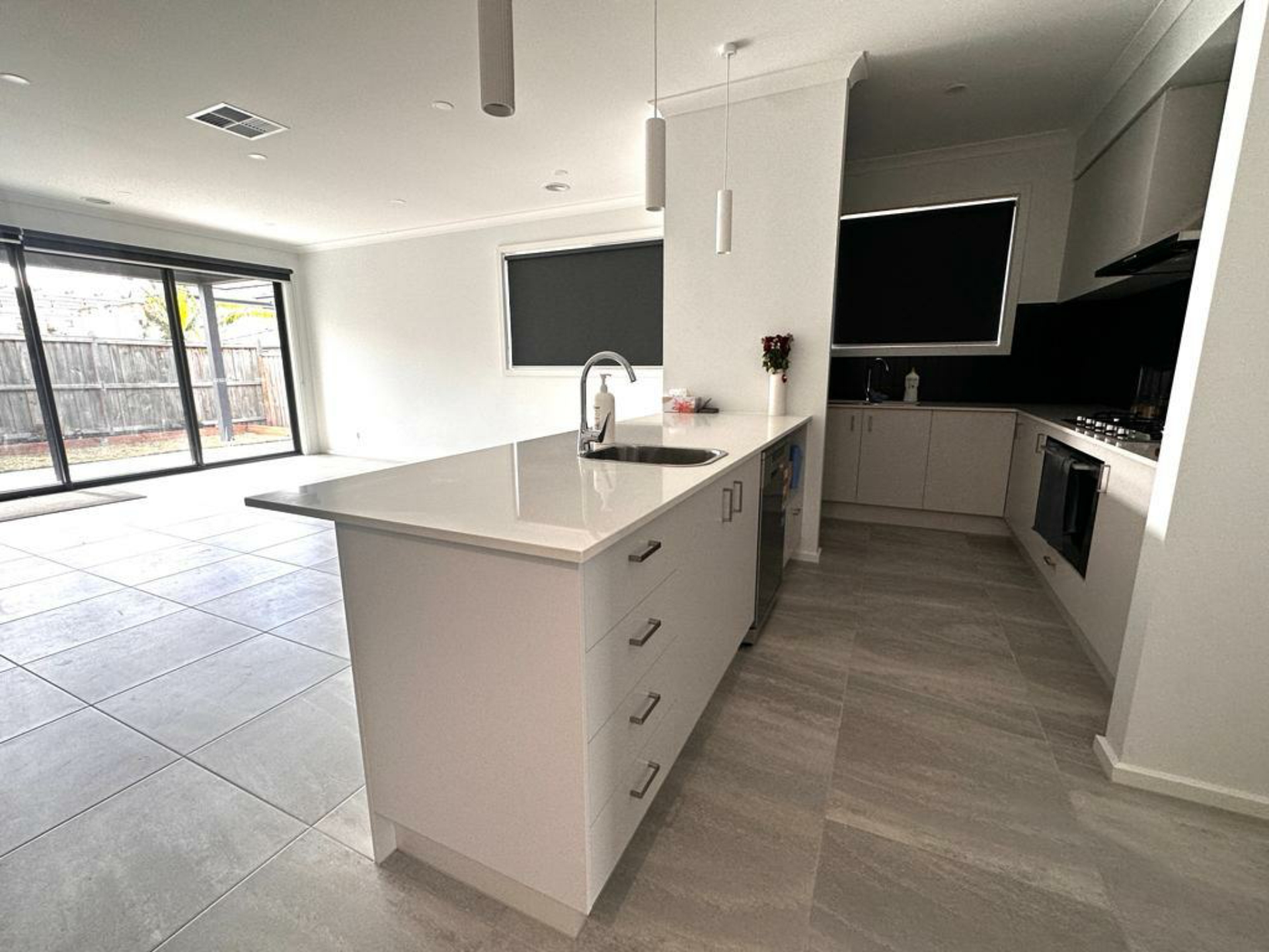 4 Verdant Drive, CLYDE NORTH